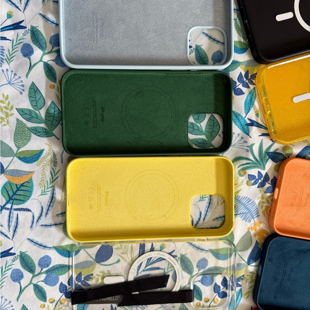 Colorful Phone Case Set - Picture 6 of 8